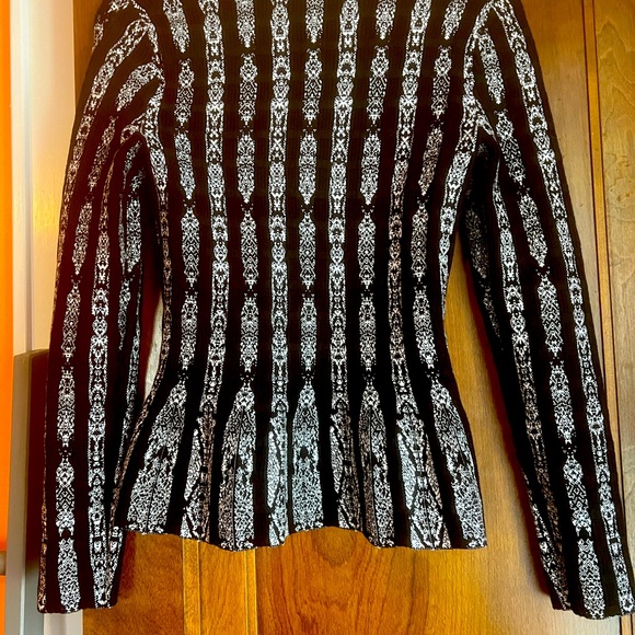 White House Black Market WHBM Jacquard Sweater. New with Tags Small - Picture 3 of 7